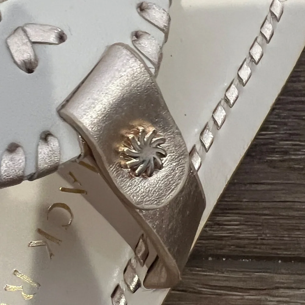 Jack Rogers Collins Flat Leather Sandals, Off-White and Gold, Size 5, Like New - Picture 4 of 8